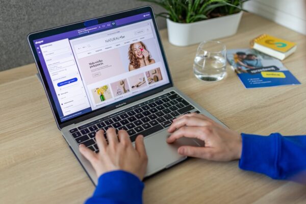 A legnagyobb hiba egy online webáruház marketingjében – és hogyan kerülheted el pexels shoper pl 550490863 17485352