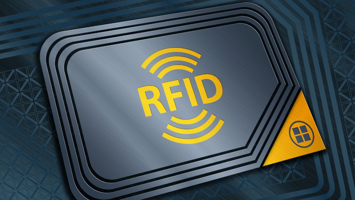 Egy RFID címke grafikus ábrázolása, sárga színű felirattal.