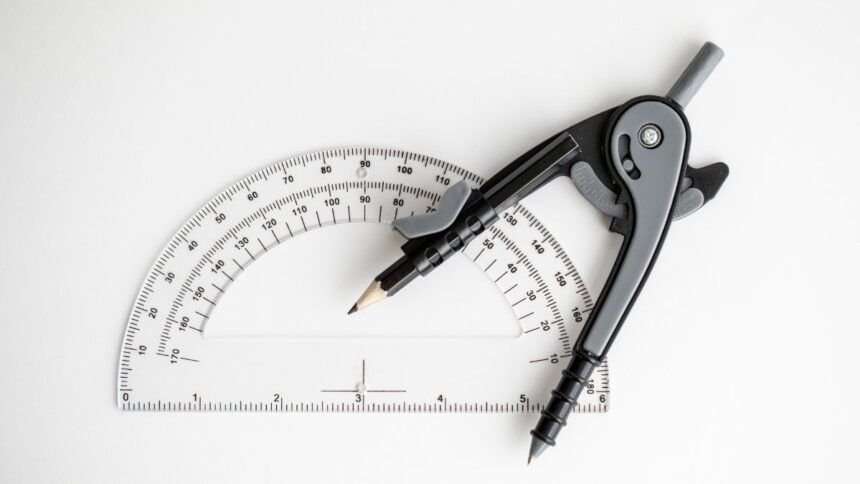 Matematika órához szükséges vonalzó és körző készlet